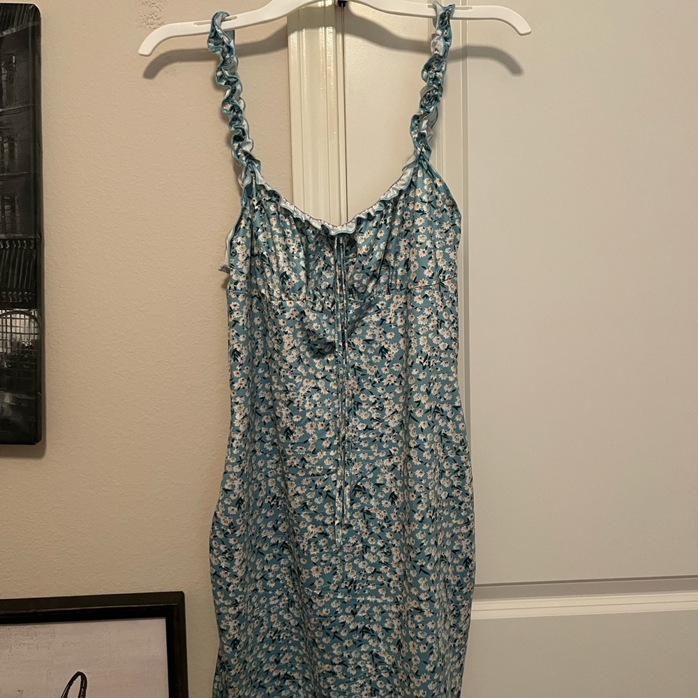 Cute, comfy, stretchy flower blue and white knee length dress